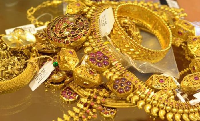 Diwali Festive Season gold becomes cheaper by Rs 250 silver below Rs 75 thousand