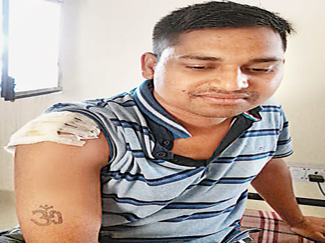 Fresh encounter in Farrukhabad, two crooks, one soldier wounded by police