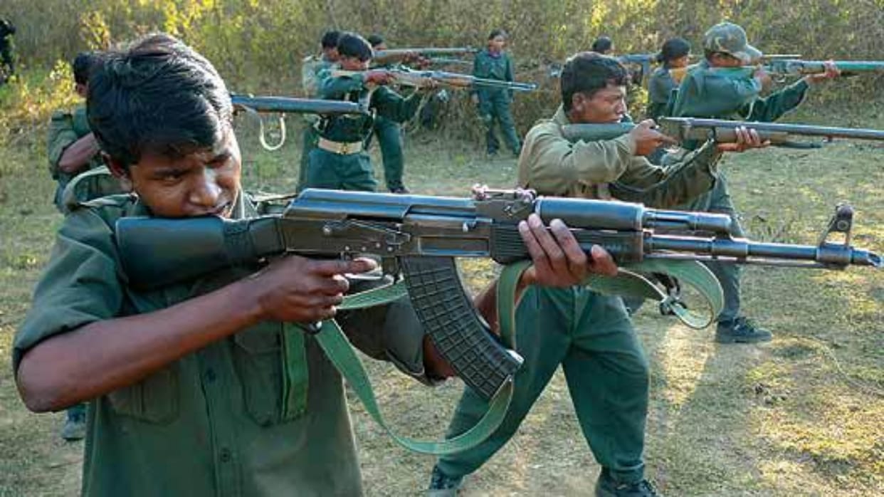 Encounter between Naxals and Dantewada District Reserve Guard personnel in Chhattisgarh