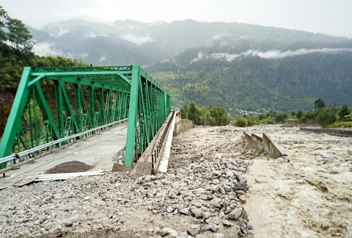 cloud brust in manali kullu himachal pradesh
