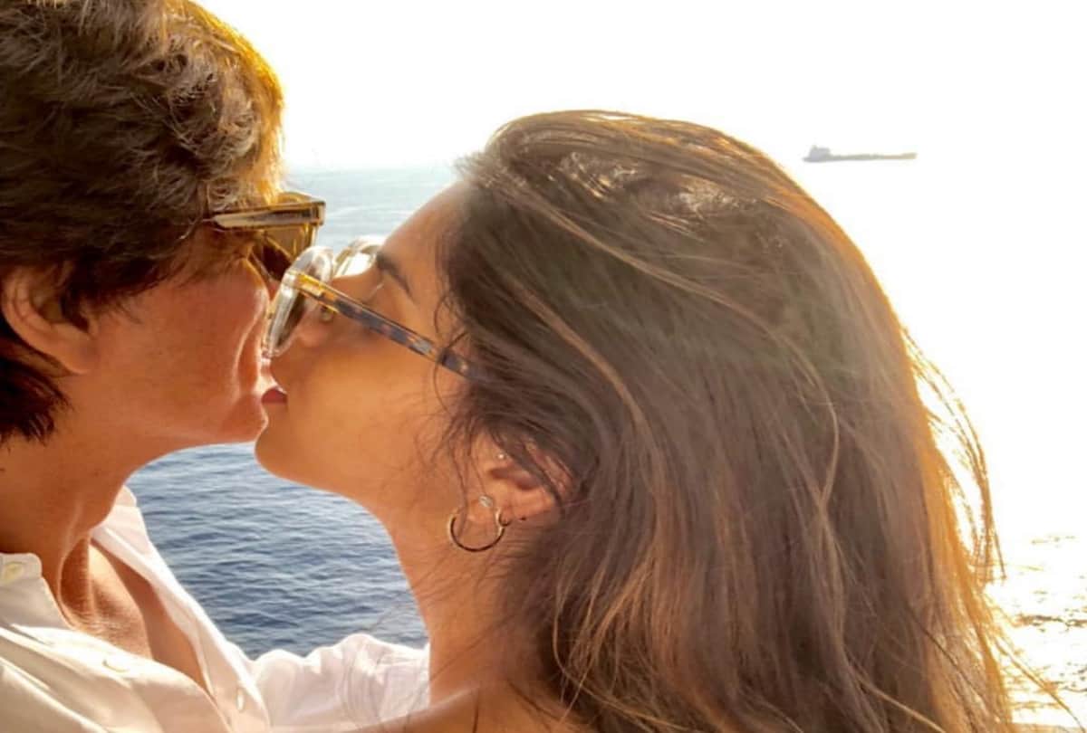 Shah Rukh Khan,  Barcelona, Suhana Khan, Aryan Khan, AbRam Khan, Gauri Khan, शाहरुख खान