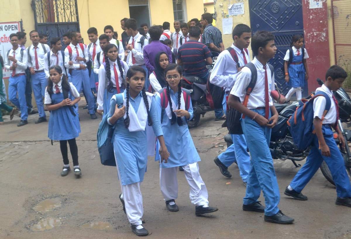 School open after summer vacation and children have fun in first day 