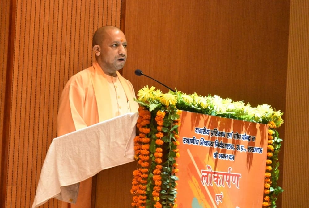 yogi adityanath orders to stop use of polythene from 15 july.