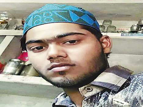 The death of a young man by firing in the stomach