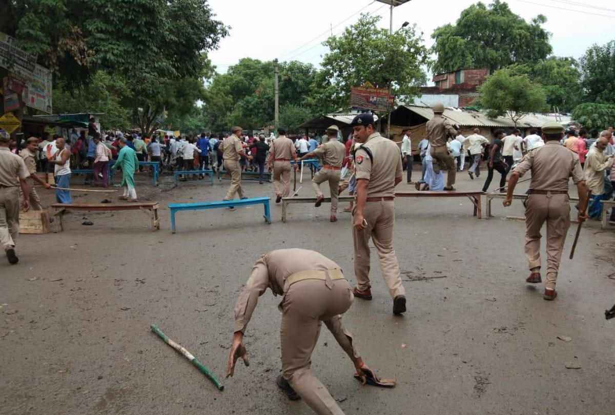 co kk mishra beaten by protesters in ambedkar nagar