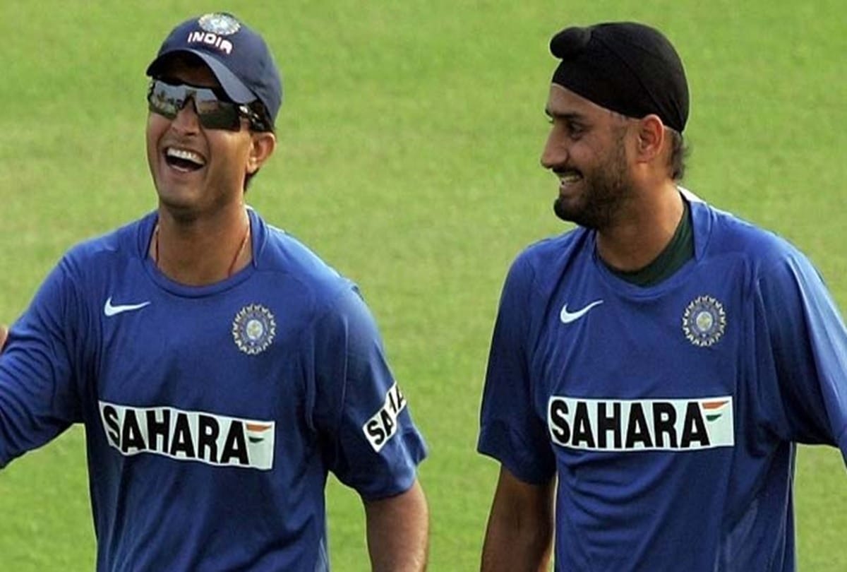 When Harbhajan singh makes fun of team india captain Sourav Ganguly