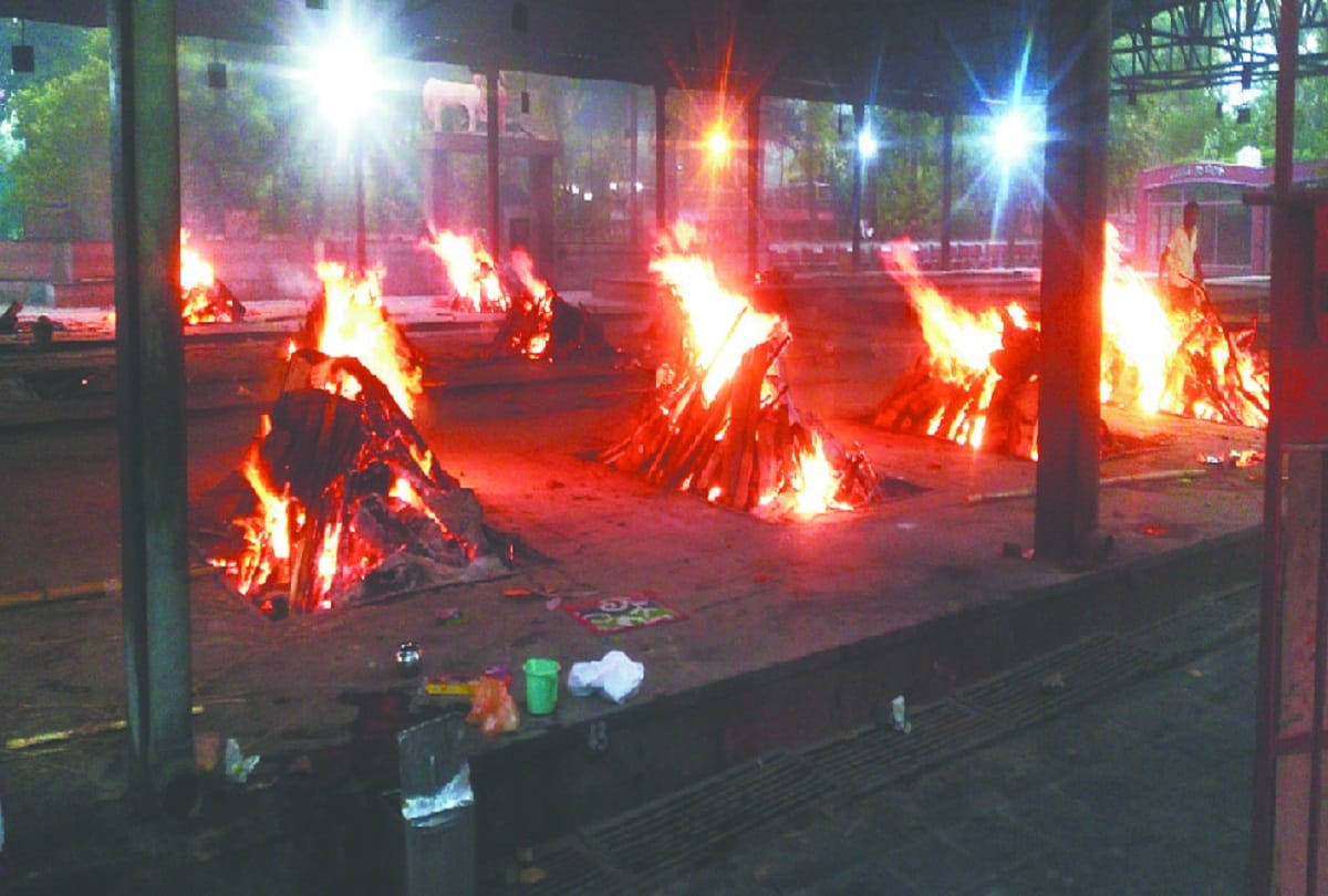 burari 11 deaths mystery- police search Whatsapp group of family