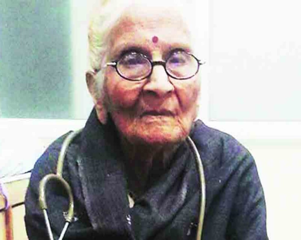 Inspiring stories of 4 female doctors who helped to change the face of Indian medicine