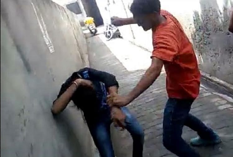 UP: beating of a boy, case registered, video viral