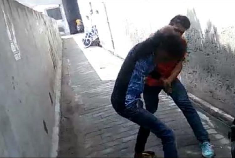 UP: beating of a boy, case registered, video viral