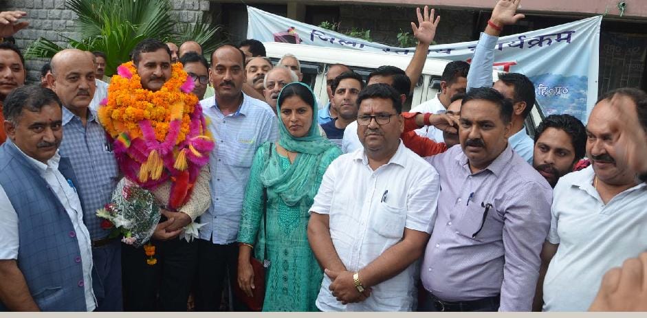 अजय शर्मा बने एपीएमसी हमीरपुर के चेयरमैन