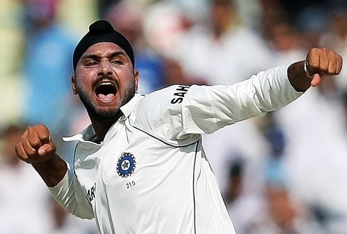 Harbhajan Singh Tweets, Who Created Huge Controversy in India