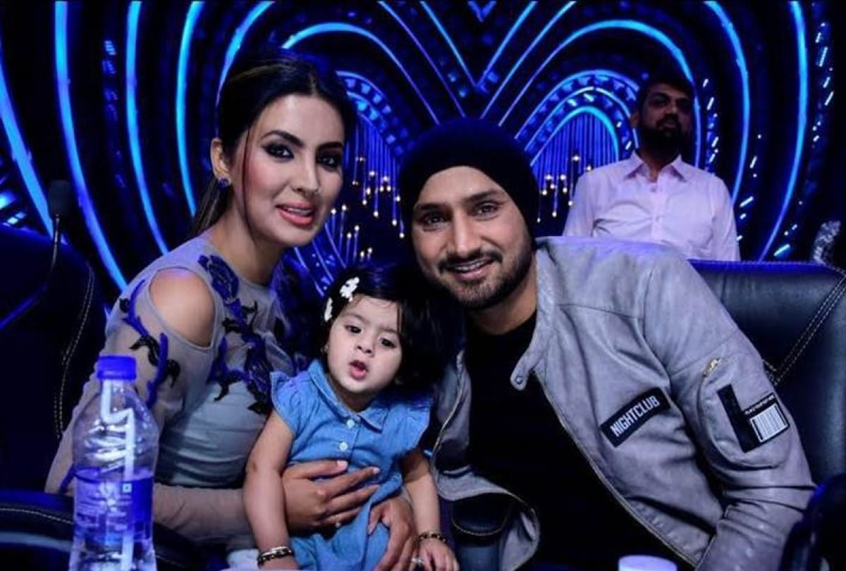 Harbhajan Singh Tweets, Who Created Huge Controversy in India