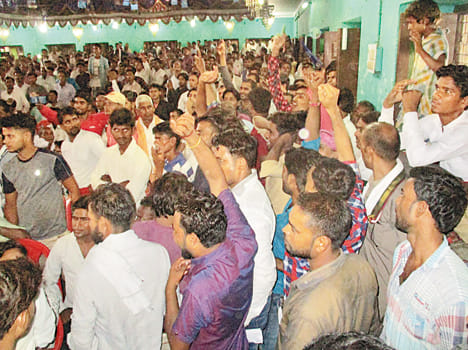 Opposition in front of state president, many resign in farrukhabad
