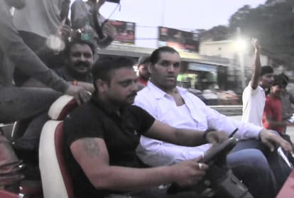 the great khali roadshow at mandi to get support for wrestling show