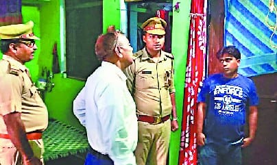 Loot at Mathurapur house in CB Ganj