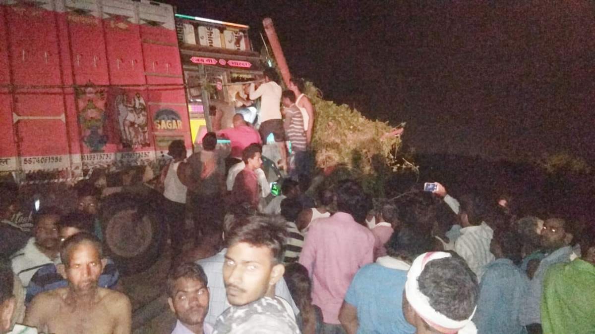 Uncontrolled truck entered in house driver killed