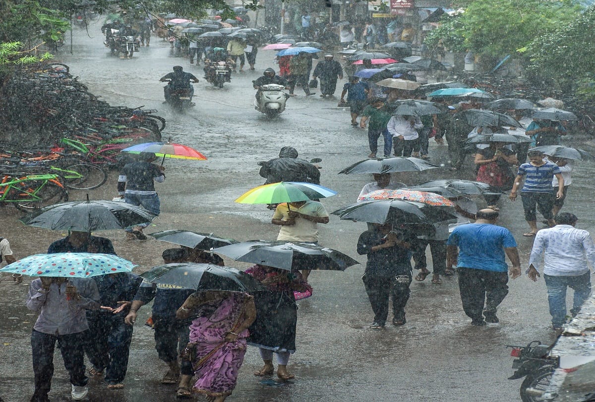 Heavy rains in Mumbai, over bridge collapses