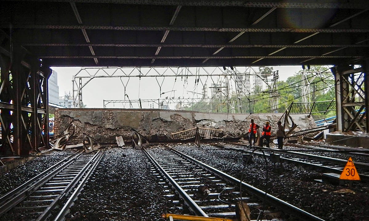 Heavy rains in Mumbai, over bridge collapses