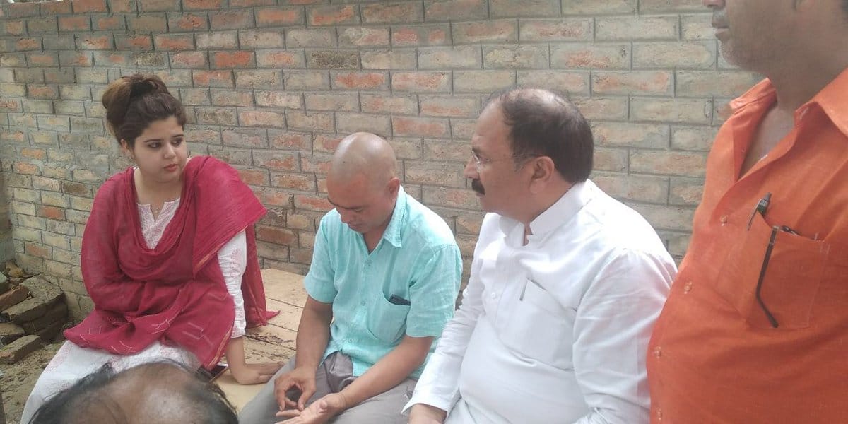Delhi Girl Pankhuri Pathak leave samajwadi party