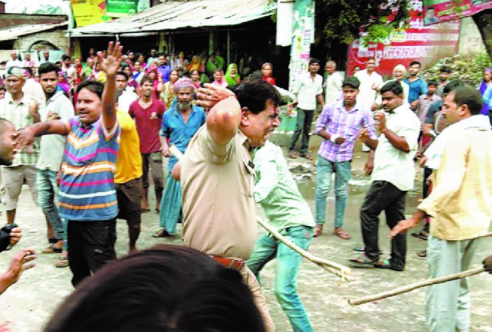  villagers made ruckus after murder of a businessman in ambedkar nagar.