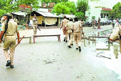  villagers made ruckus after murder of a businessman in ambedkar nagar.
