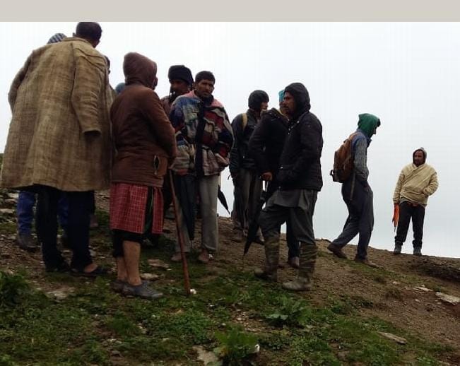 लापता बच्ची की तलाश में खंगाला जंगल, नहीं लगा सुराग