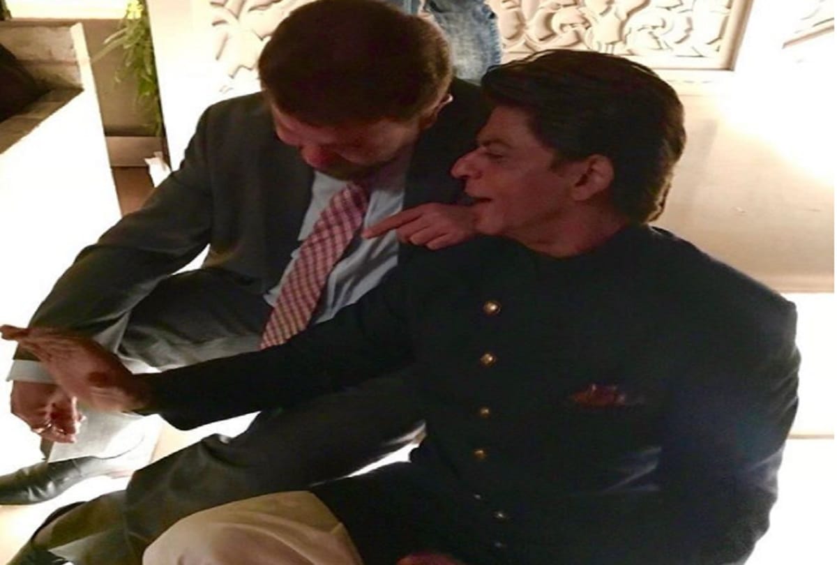 Smriti Irani share post Shah Rukh Khan chat with her husband 