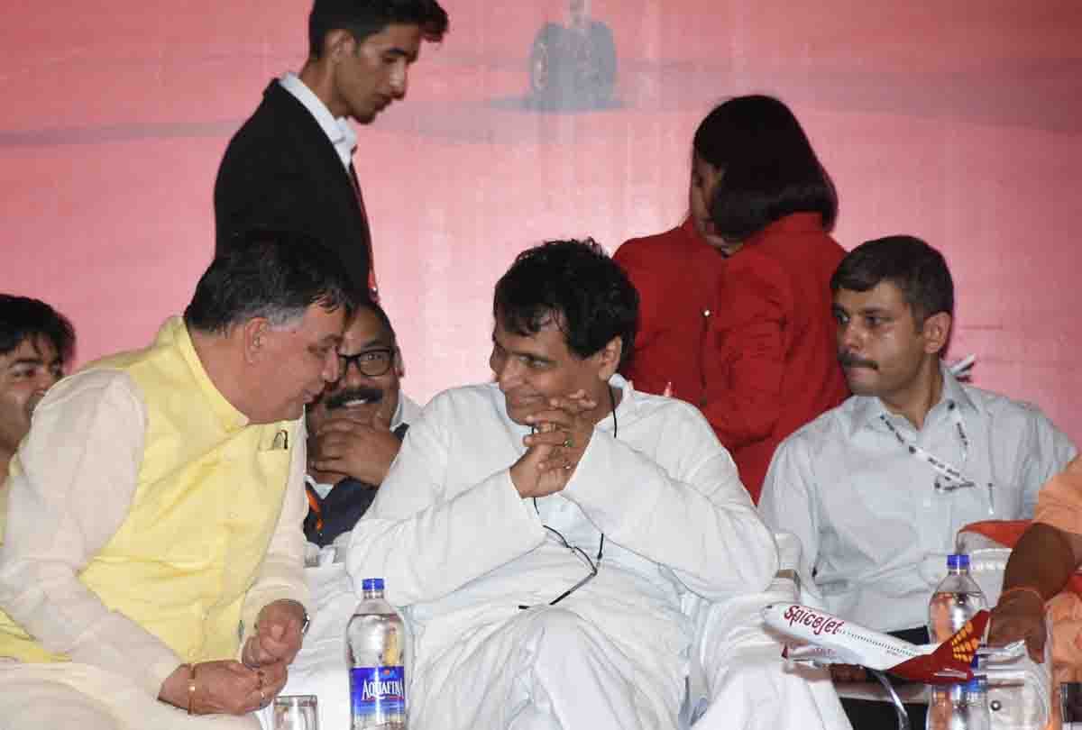 Central Minister Suresh Prabhu In Kanpur