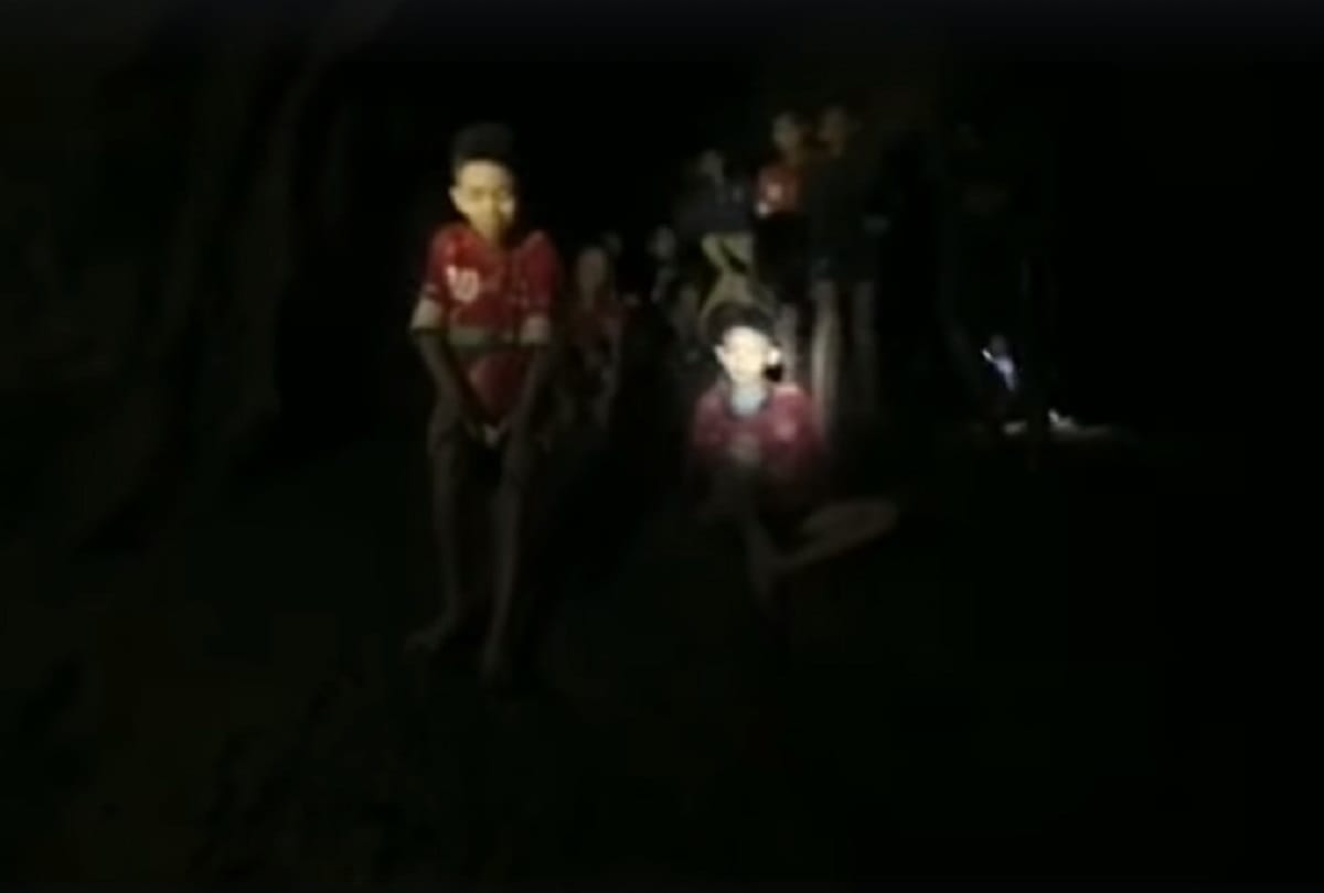  Thailand: Thai divers died during a supply dive to those kids trapped in the cave