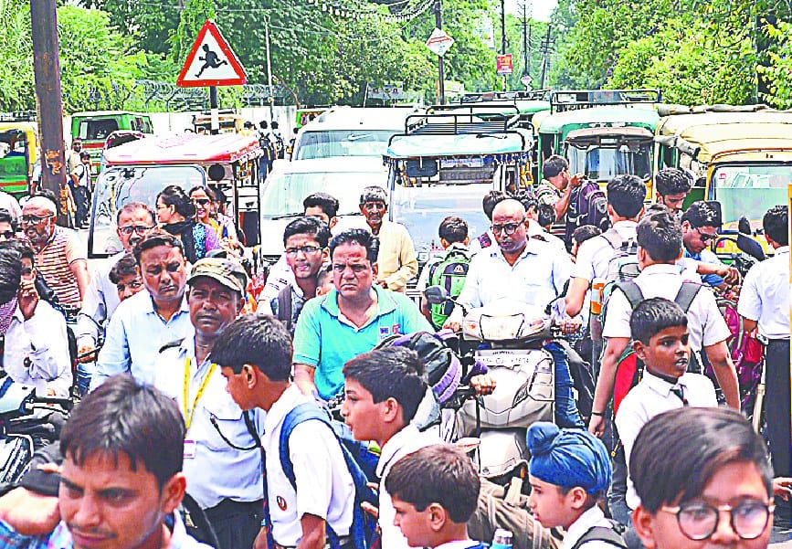 school khute hi fail hua traffic vyavastha