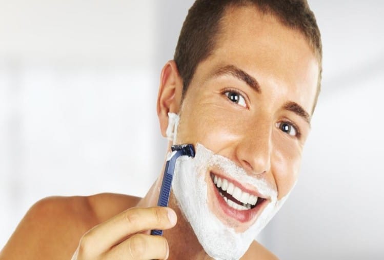 Skin Careशेविंग के बाद होती है चेहरे पर जलन तो करें इन चीजों का इस्तेमाल, मिलेगी राहत Skin