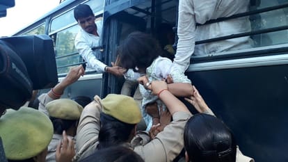 samajwadi student union worker beaten vice chancellor and proctor of lucknow university