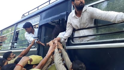 samajwadi student union worker beaten vice chancellor and proctor of lucknow university