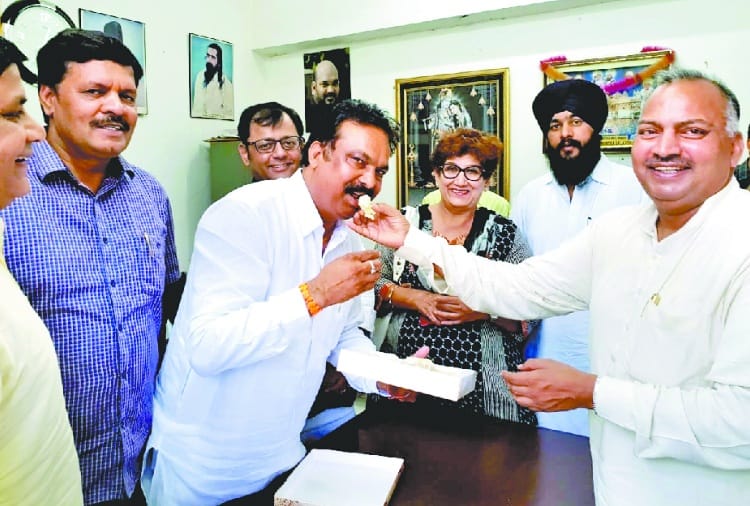Independent councilor Duleep Sharma won with the help of the organization minister and MP