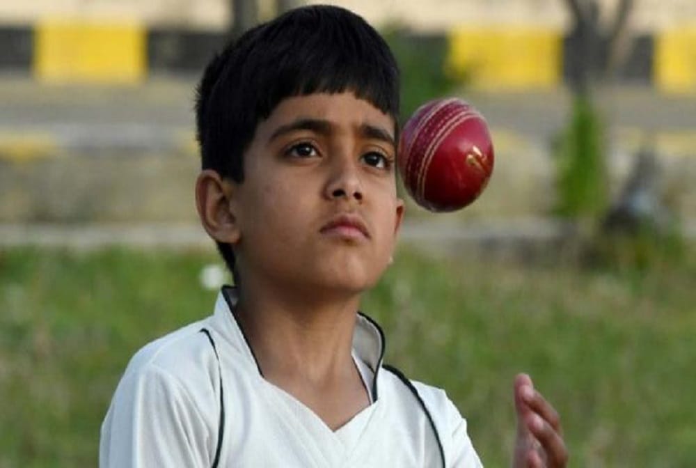 shane warne empress to see 7 year old eli mikal khan spin bowling sensation