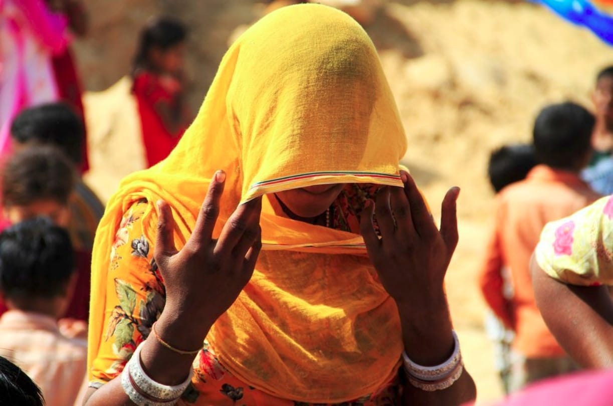 Women abscond with her lover left her seven children in house