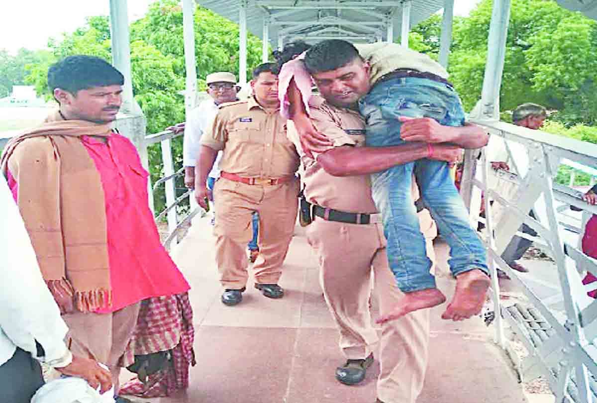 friend Policing in Hamirpur