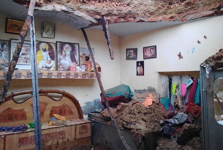Two daughters including father death by roof collapse in malot