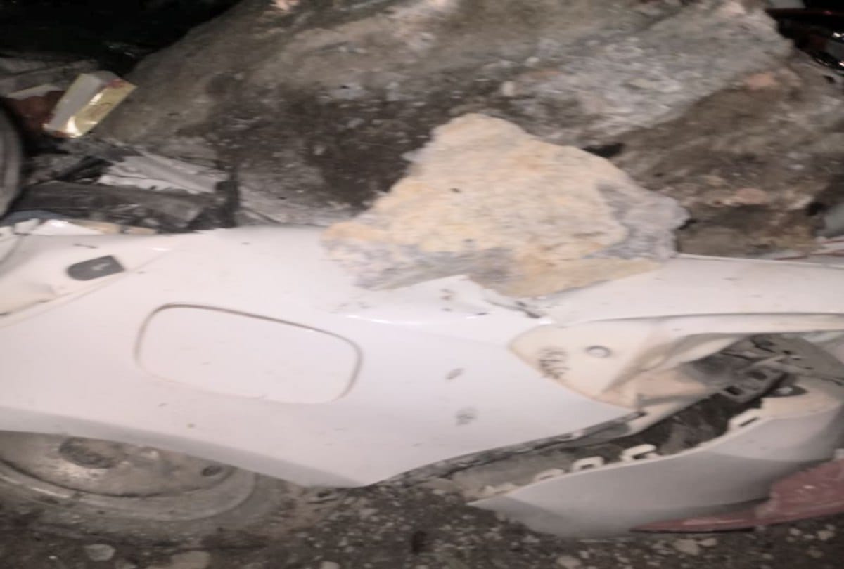 Rock Falls on car man killed in Mandi Himachal Pradesh