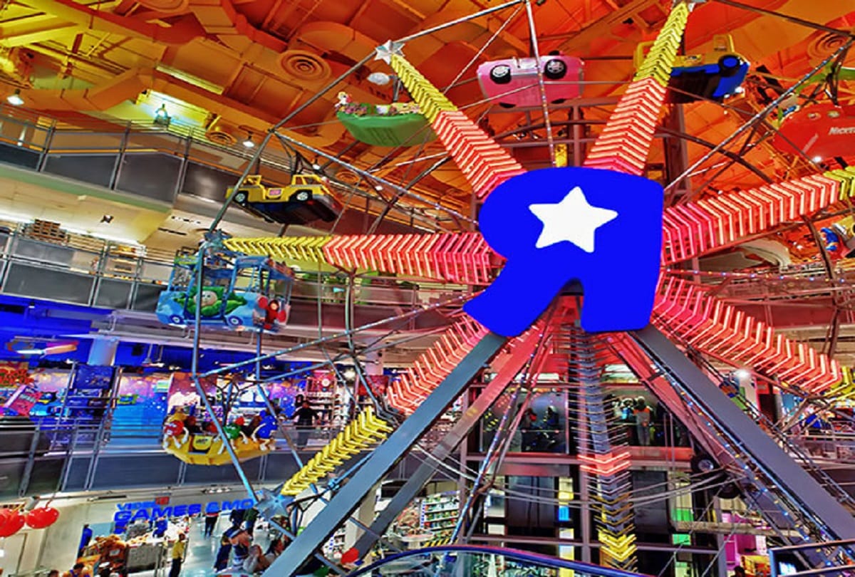 Anonymous person buys one million worth toys for poor children in America 