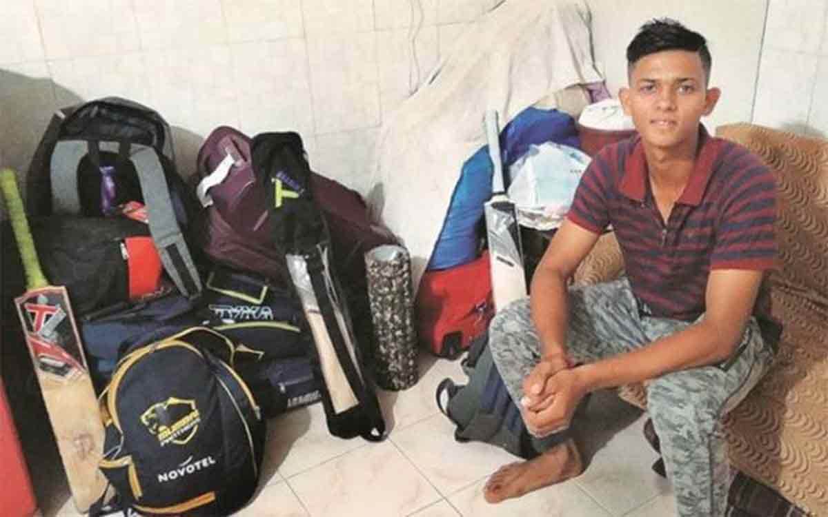life story of yashasvi jaiswal sells golgappa sleep in tent scored century in u19 world cup