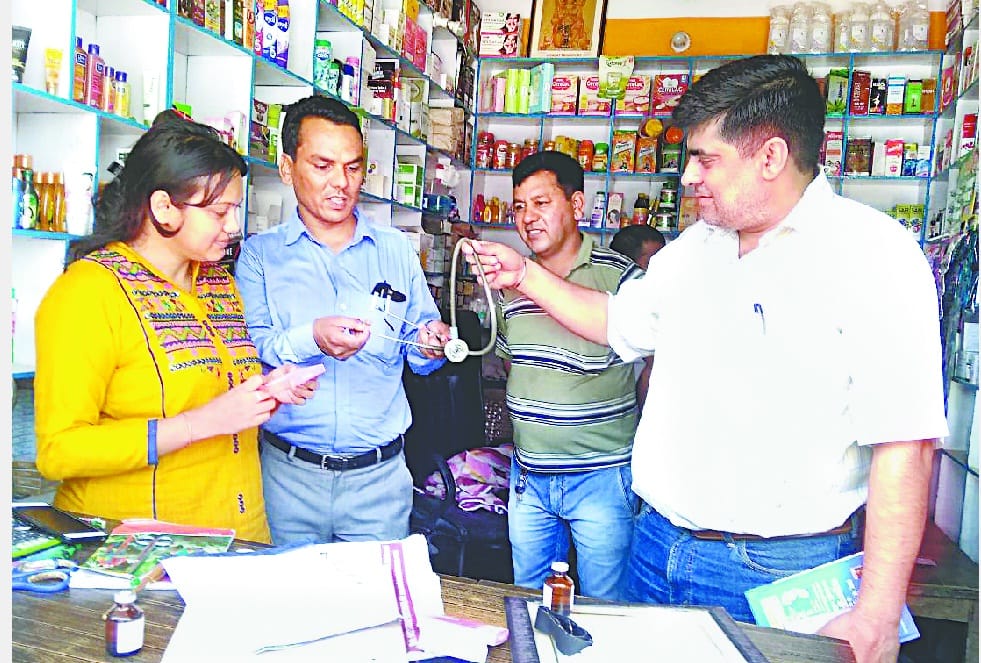 Fake clinic in three medical stores
