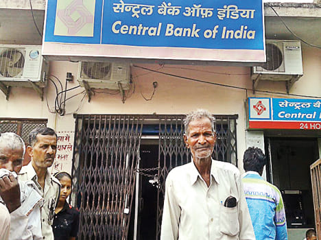 Tamcha Tan Bikswar Punkasan looted three lakhs