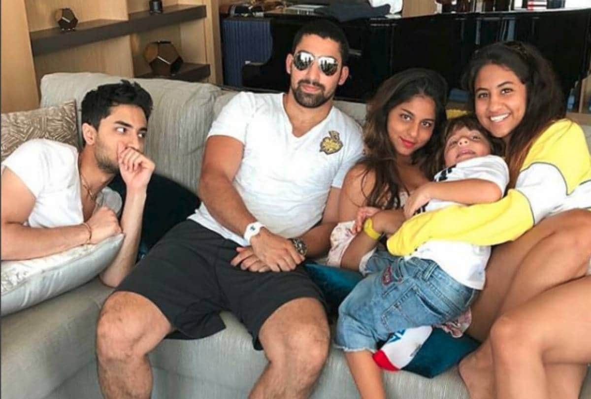 shahrukh khan daughter suhana khan look hot in bikini pics
