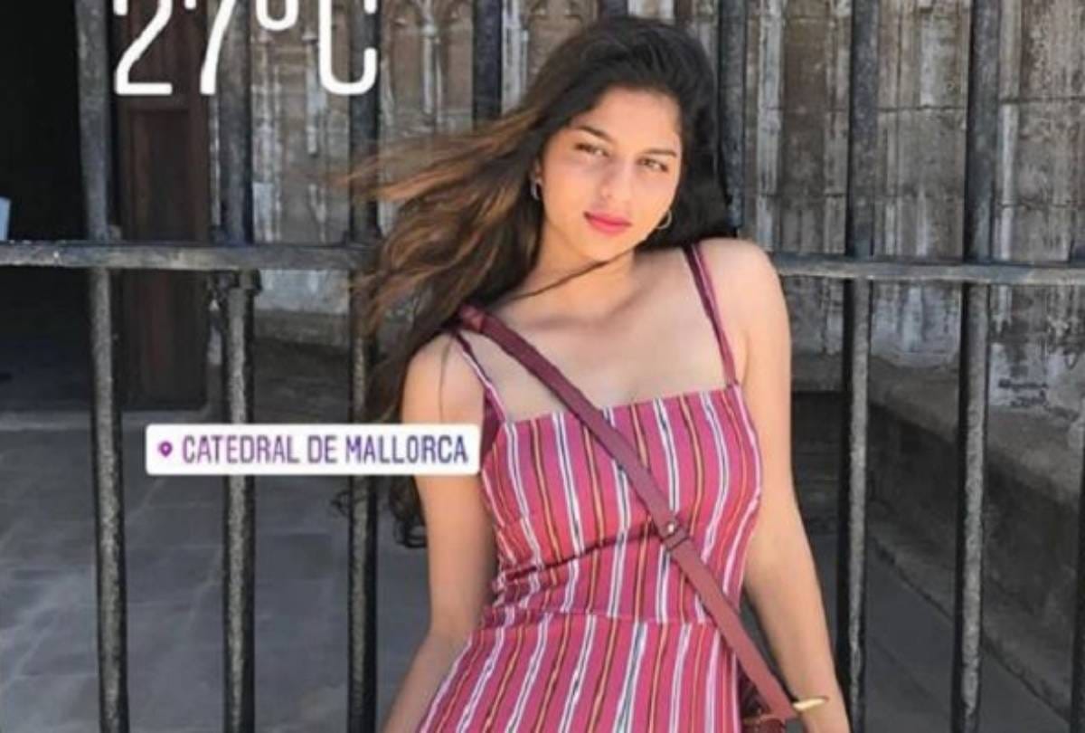 shahrukh khan daughter suhana khan look hot in bikini pics