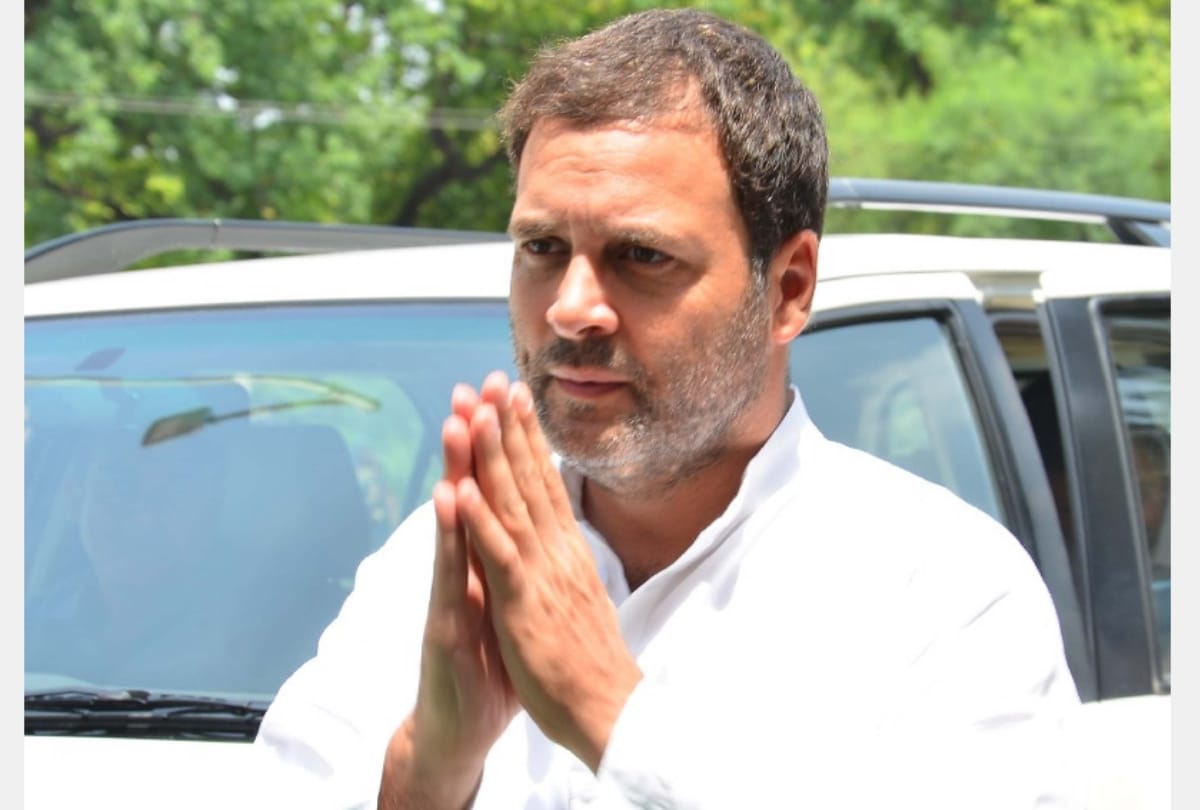 rahul gandhi listen public  grievance in amethi visit