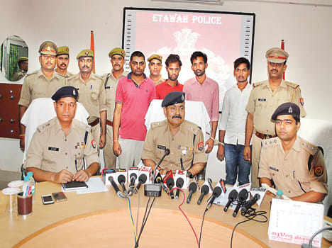 Four gangsters arrested for vehicle thieves gang