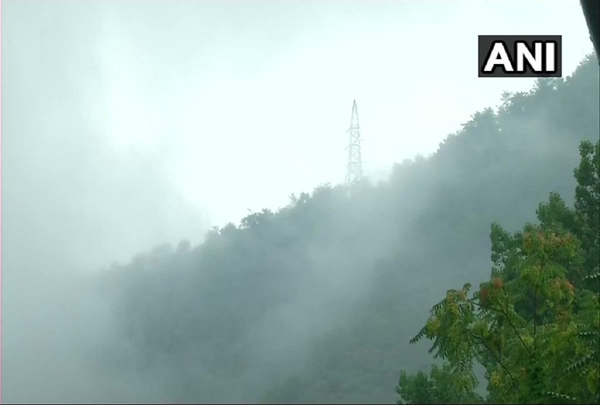 Amarnath Yatra halted along both Baltal and Pahalgam routes due to heavy rainfall
