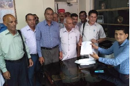 शिक्षा, स्वास्थ्य की बदहाली पर प्रदर्शन